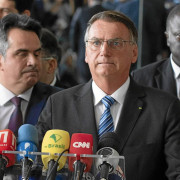 Bolsonaro da a entender que admite la derrota 