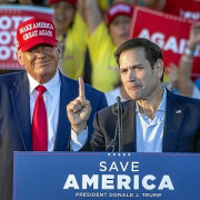 Candidatos estadounidenses ultiman campañas con la mirada en las presidenciales del 2024