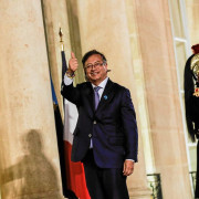 Presidente Petro pide en París el fin de la política antidroga