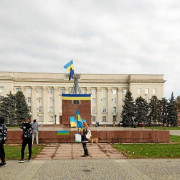 Ucrania iza su bandera en Jersón tras la retirada rusa