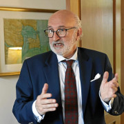 España está "a la expectativa" de su  papel en las negociaciones con el Eln