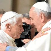 Benedicto XVI, en capilla ardiente hasta el jueves, cuando Francisco presidirá su funeral