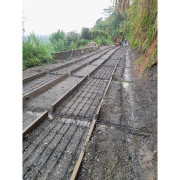 En la vereda Alto de La Mina de Chinchiná dejaron inconclusa una placa huella