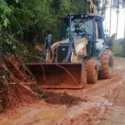 Vía Pácora - Salamina estuvo cerrada este sábado por derrumbe: transite con cuidado