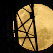 Este martes hay Luna llena rosa, sepa por qué se llama así