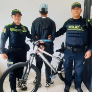 Manizales: Iba en una bicicleta robada y lo detuvieron  